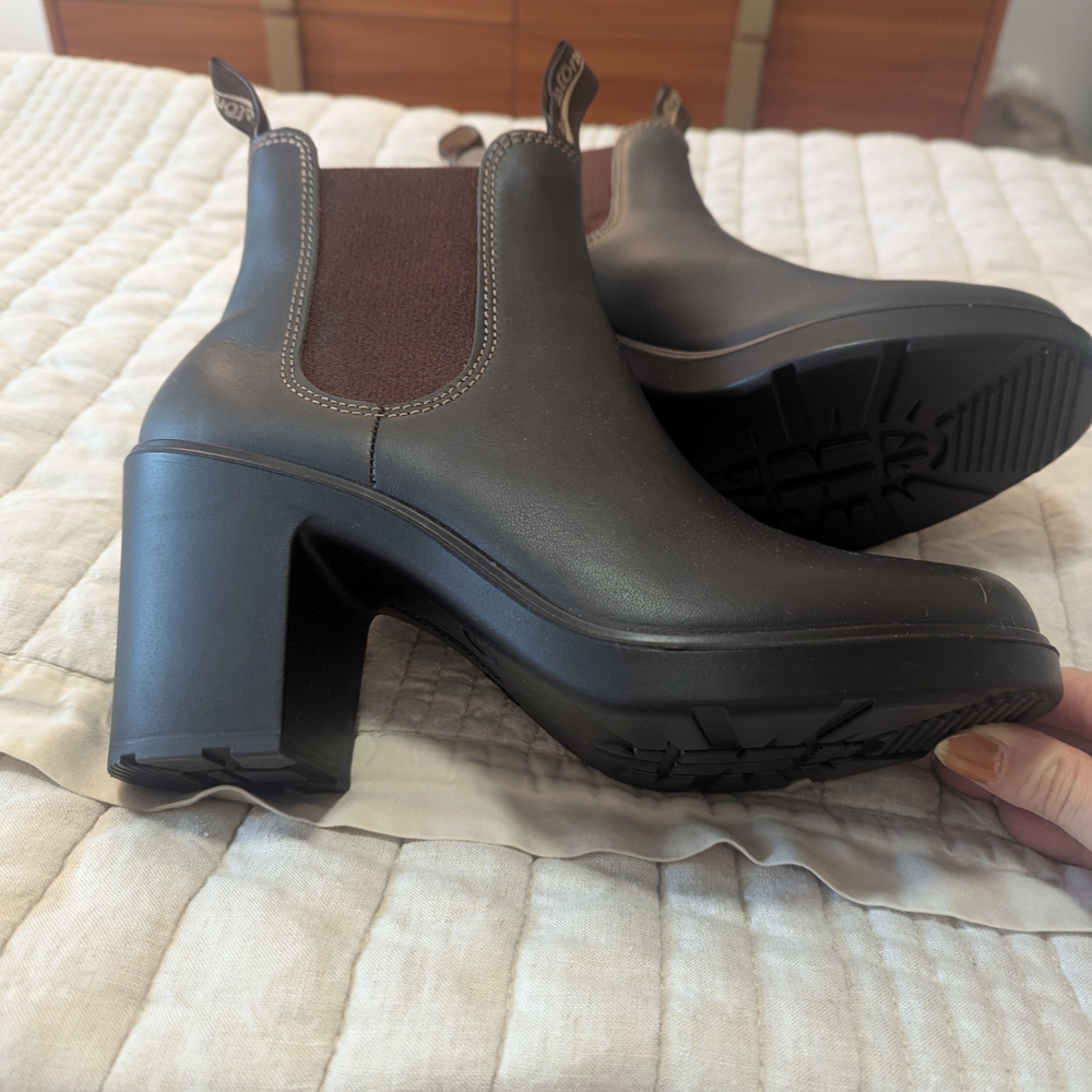 Women's Brown Blundstone Block Heeled Boots 8 - Picture 5 of 9